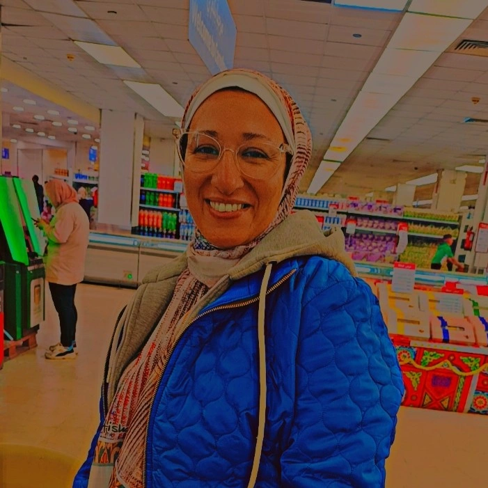 داليا السيد - كاتبة وروائية ومعلمة مصرية