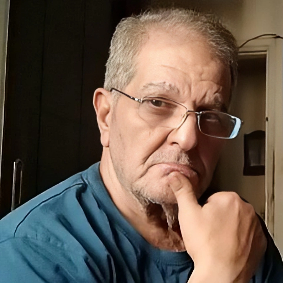 عزت حلمي - إعلامي وكاتب وباحث مصري