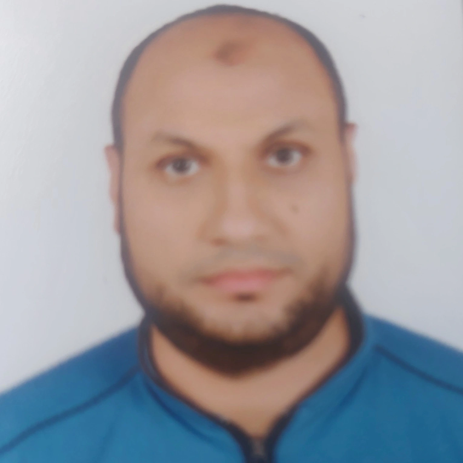 الكاتب ياسر القاضي